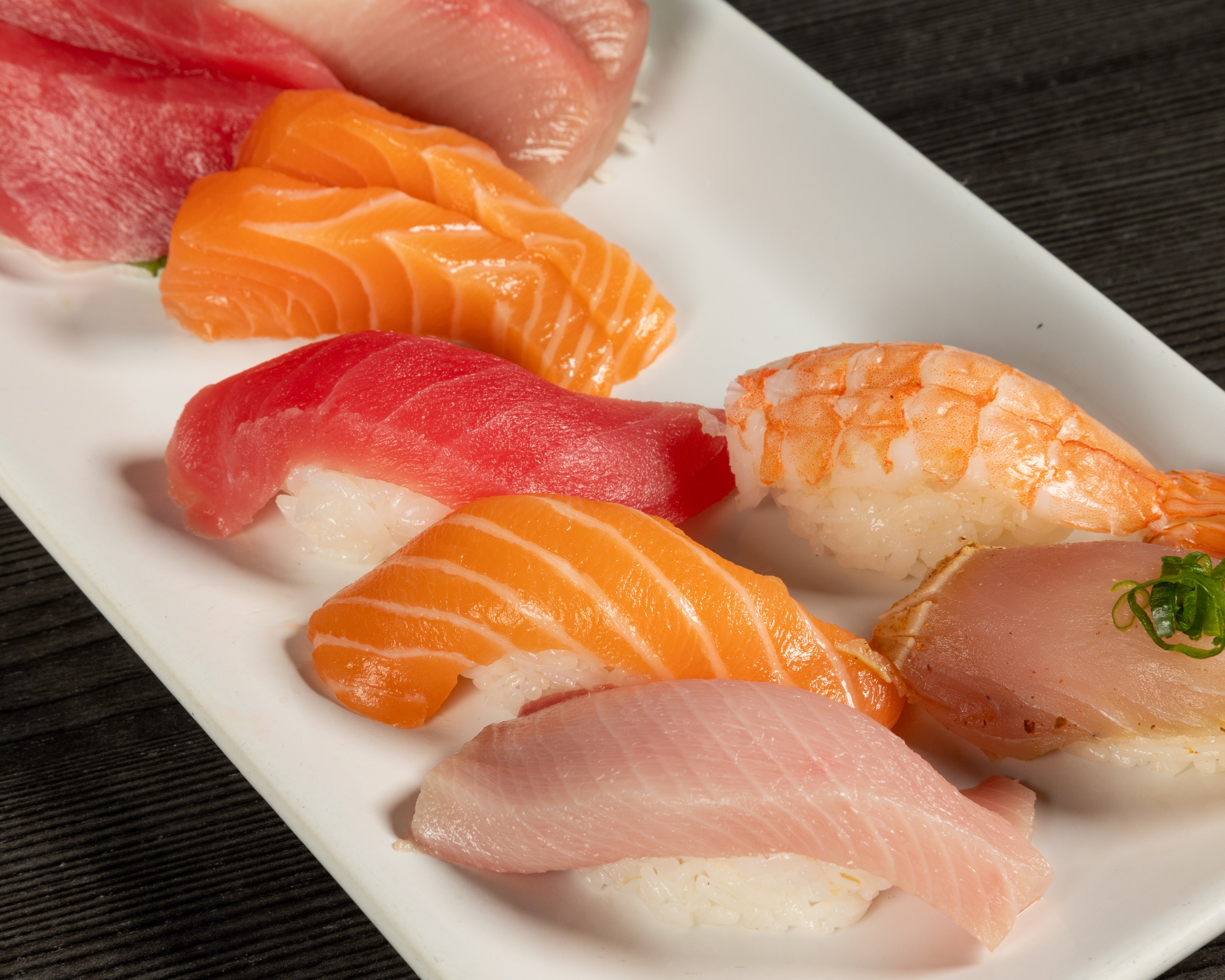 Sushi and sashimi combination